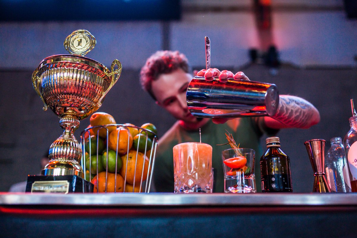 Another great Perfect Serve Bar Show! Thx to <a href="/KammAndSons/">Alex Kammerling</a>, @ItalicusRDB, <a href="/DeKuyperRoyal/">De Kuyper Distillers</a> and Cooper and Barrel🙂
More: facebook.com/OurAmsterdamVo…