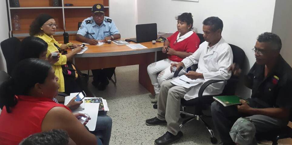 Prensa_PEB's tweet photo. Con el propósito de servir al pueblo, los #AzulesPEB desarrollan tareas de prevención en todo el Estado https://t.co/zmT7W6mUgq