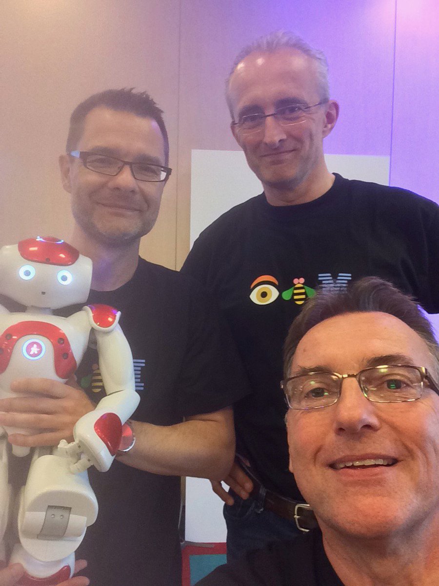 michelvdp's tweet photo. At #EASIID, @IBMBenelux well represented in live and #robotic presence and of course, @IBMWatson ! https://t.co/XFNel2ifYe