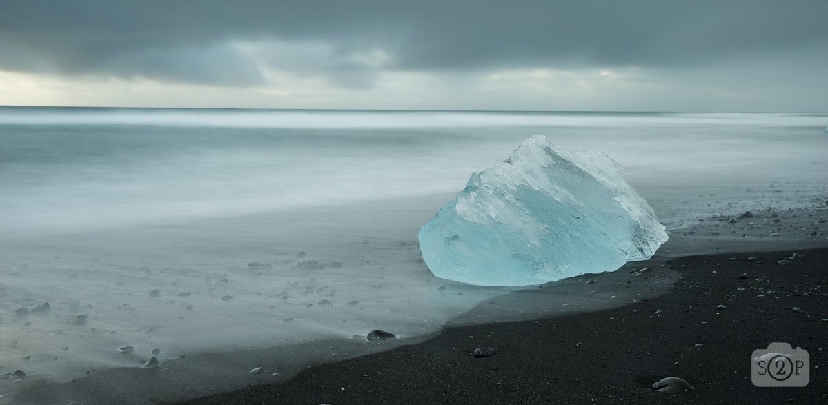 Studio2Scot's tweet photo. The famous 'icecubes beach', Jokulsarlon, #Iceland https://t.co/BiKKIOlj3I