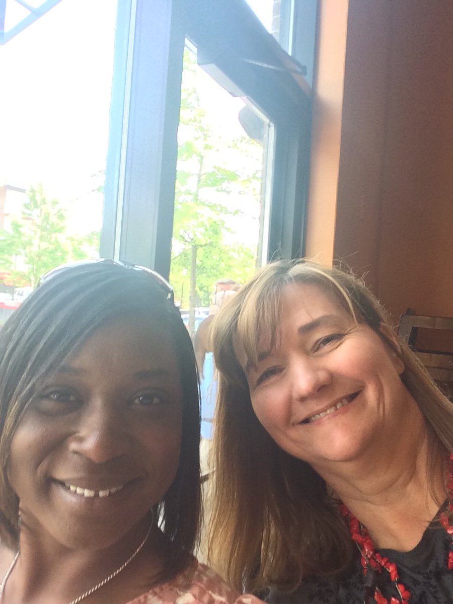 ReneFord1018's tweet photo. CAL end of the year celebration #TLIM #calrocks @ClevelandLeads https://t.co/V8AddW7Awe