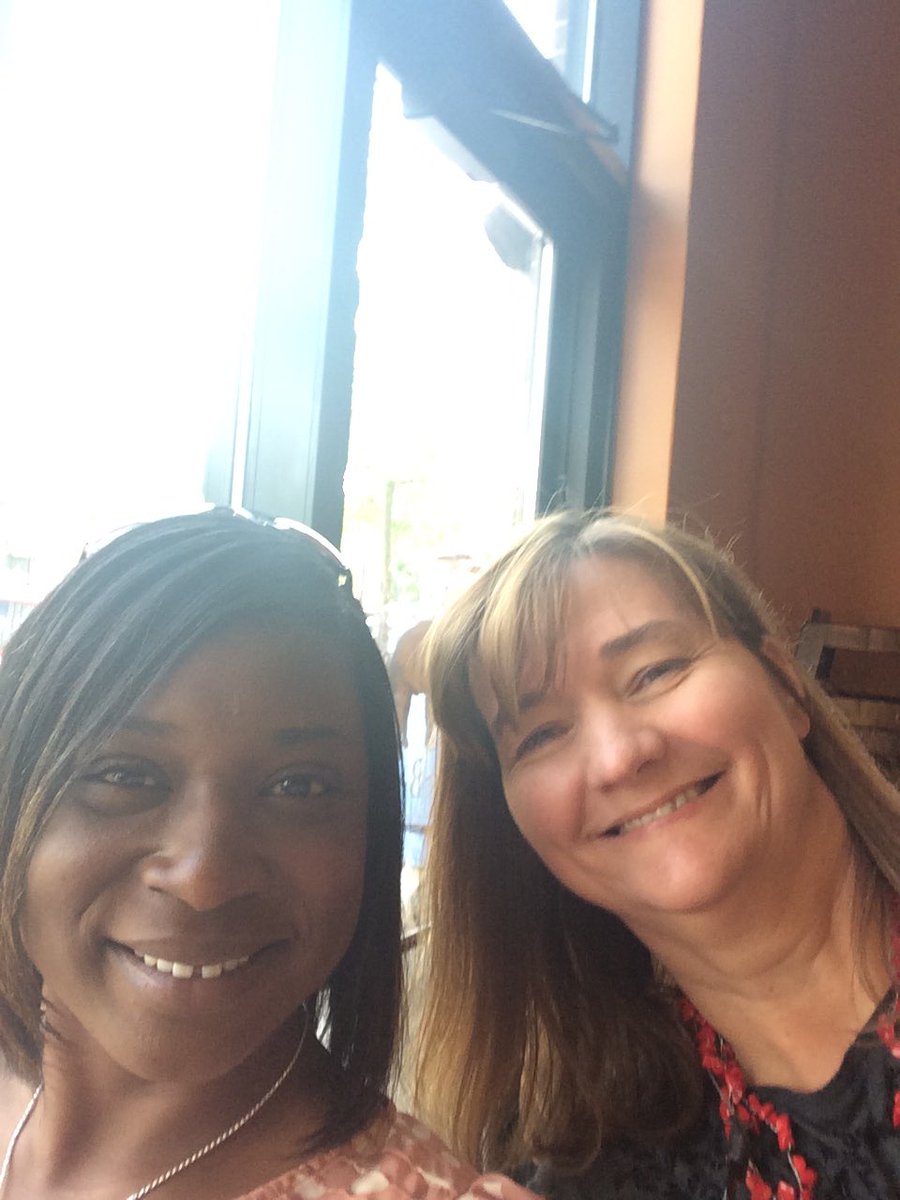 ReneFord1018's tweet photo. CAL end of the year celebration #TLIM #calrocks @ClevelandLeads https://t.co/V8AddW7Awe