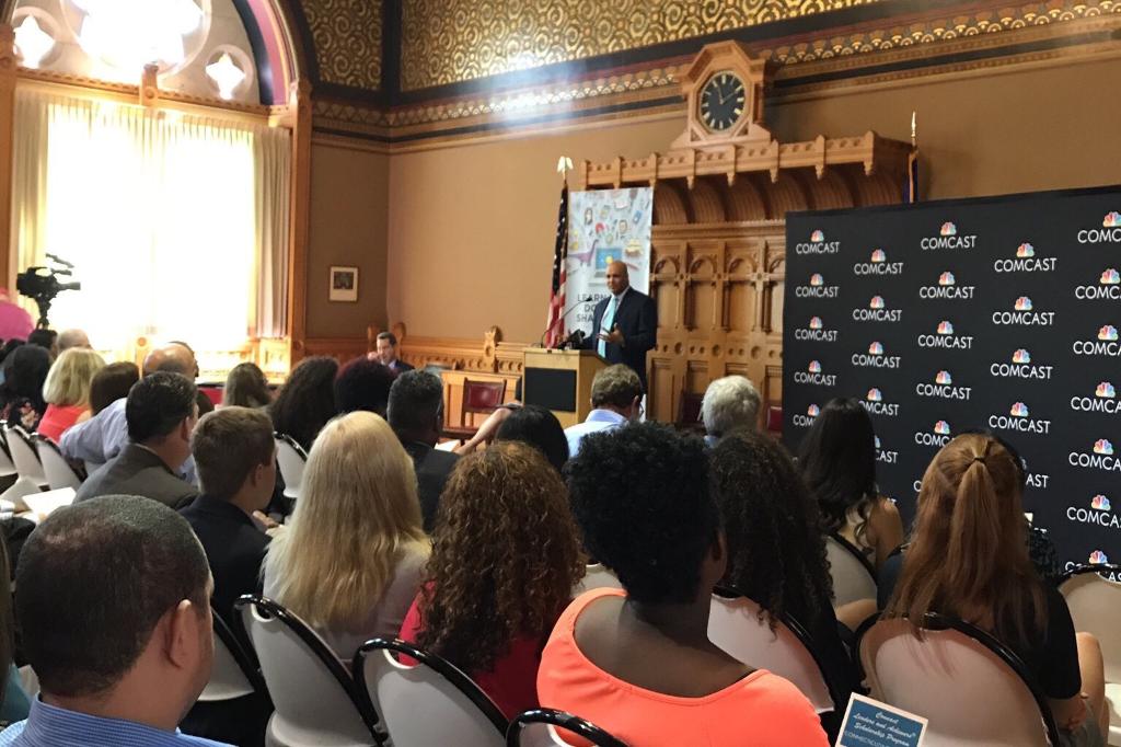 ComcastNewEng's tweet photo. We're honoring our 40+ #CT @ComcastImpact #LeadersAchievers scholarship recipients at the State Capitol this morning. Congrats, students! https://t.co/fmYjPBgWEI