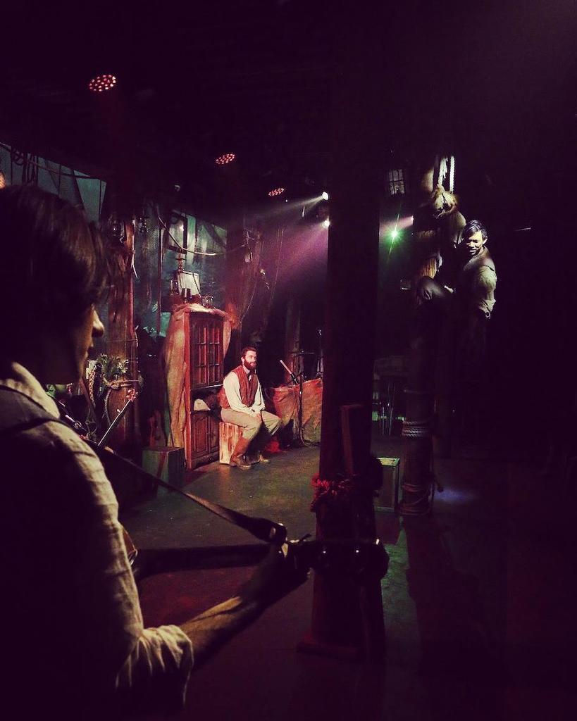 thelobbyistsnyc's tweet image. That time when Tony thought he was Spider Man and refused to come down. 📸@michaelbonasio
.
.
.
#tbt #throwbackthur… ift.tt/2rfjw09