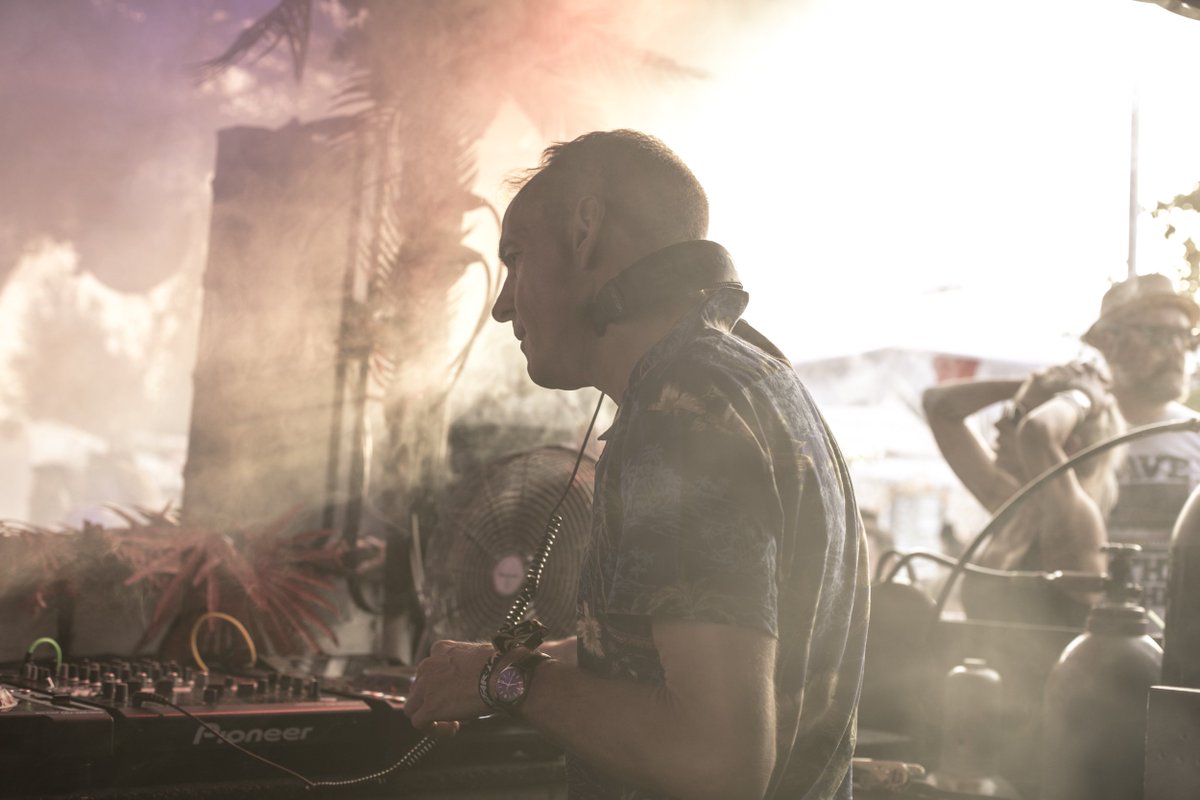 FatboySlim's tweet photo. Great party on the 'beach' at @KIESGRUBE_OFC 🙂 Loved it, thanks for having me! https://t.co/ypmBNjv5mZ