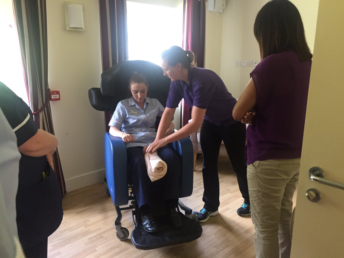 physiochris4's tweet photo. Great session looking at postural sets, limitations of generic equipment provision and encouraging improvisation #itdoesnthavetolookpretty https://t.co/iLZk4geNNR