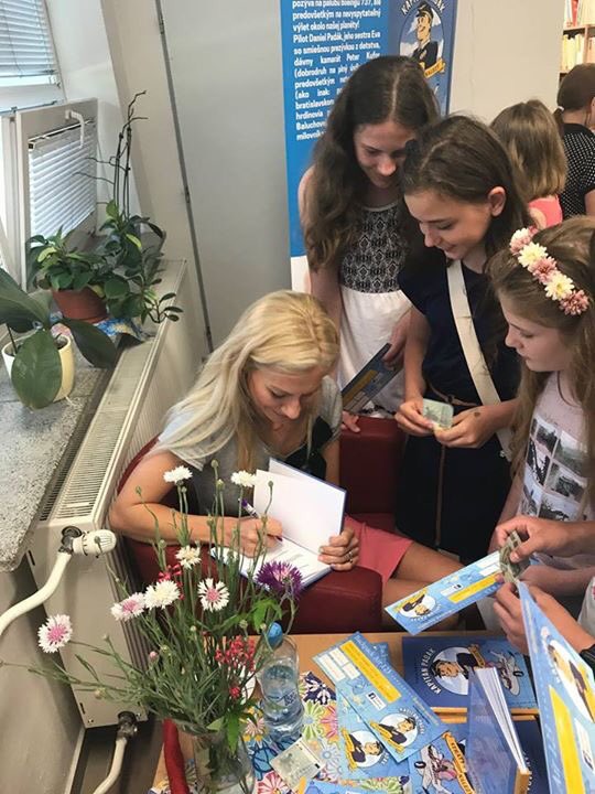 KBaluchov's tweet photo. Dnes dalsia skvela citacka za mnou, tentokrat v #kniznica @ #Samorin! #kapitanPadak #lietanie #boeing #datumovahranica #citacka #detskaKniha https://t.co/TDKD4DdkTn