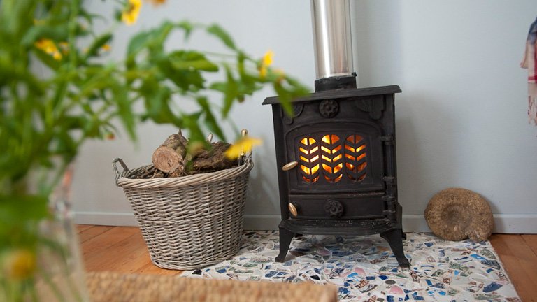 BoutiqueRetreat's tweet photo. Puffin's Nest is a bijoux bolt hole for 2 in Devon and just so romantic: https://t.co/AGEkHbRLii #dogfriendly #romantic #holidaytime #devon https://t.co/tCqdQ4pcil