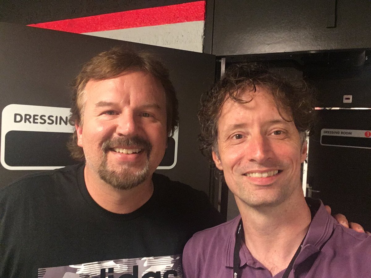 leonvansteensel's tweet photo. Zojuist interview met @castingcrowns gehad! Vanavond concert in Ahoy. #theverynextthing https://t.co/19pCe9bNHq