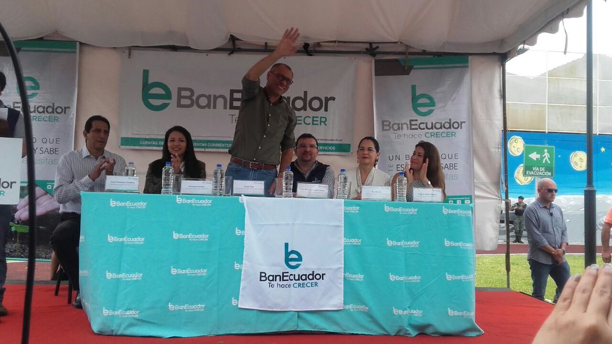 "Becaria de la Revolución Ciudadana @VanessaCorderoA es nuestra Ministra de Agricultura. Regresa a devolver sus conocimientos" <a href="/JorgeGlas/">Jorge Glas</a>