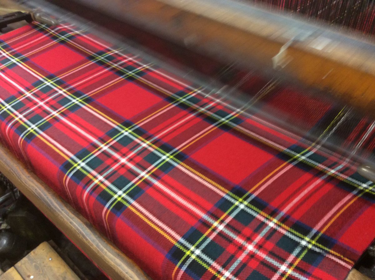 goldbroscorp's tweet photo. Birthing room of Tartan. See weaver midwives working their magic #TartanWeavingMill on Castlehill. @RoyalMileEdin https://t.co/JkuNdNMBVy