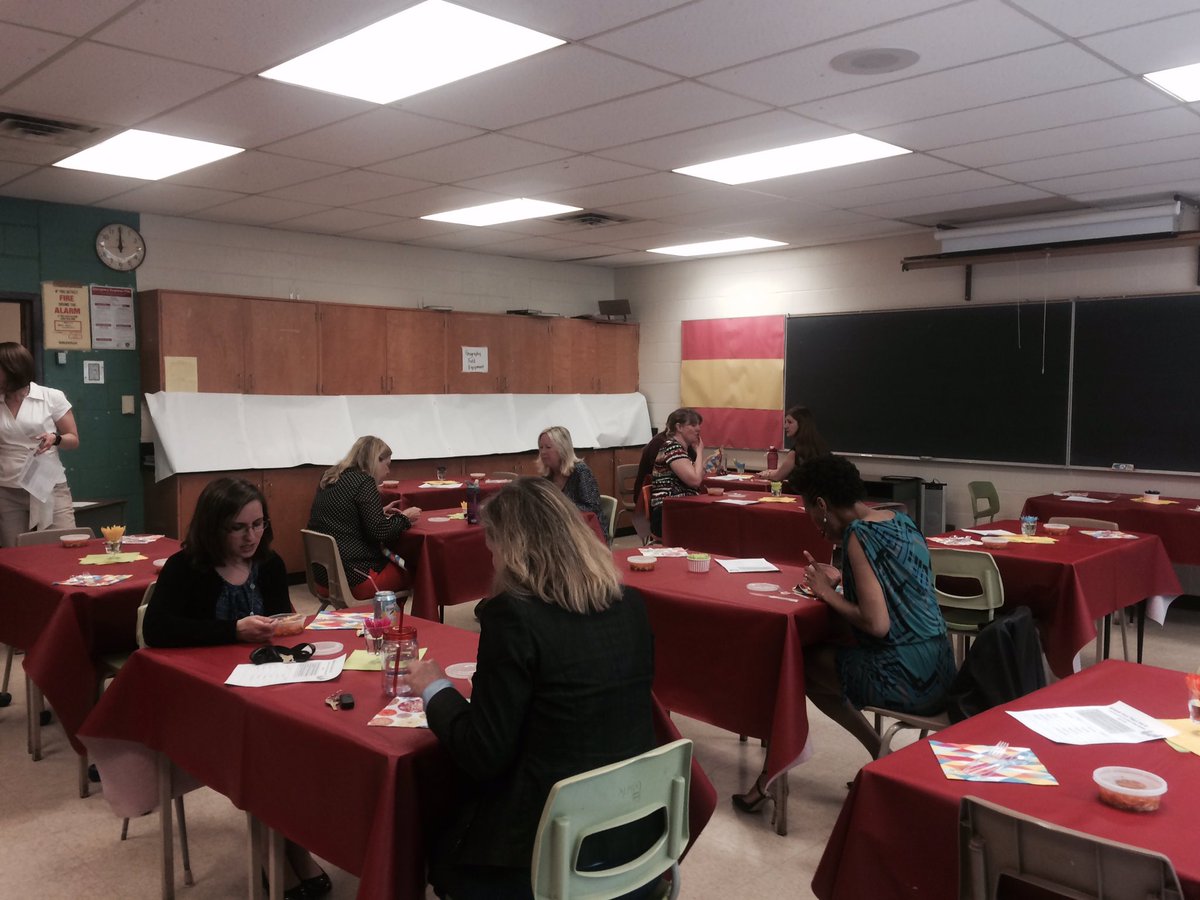 LBPguidance's tweet photo. A new spin on #lunchandlearn this year! #lunchfortwo #supportingstudents #lbppatriots #LoveMyHaltonSchool https://t.co/zWMryBGYlS