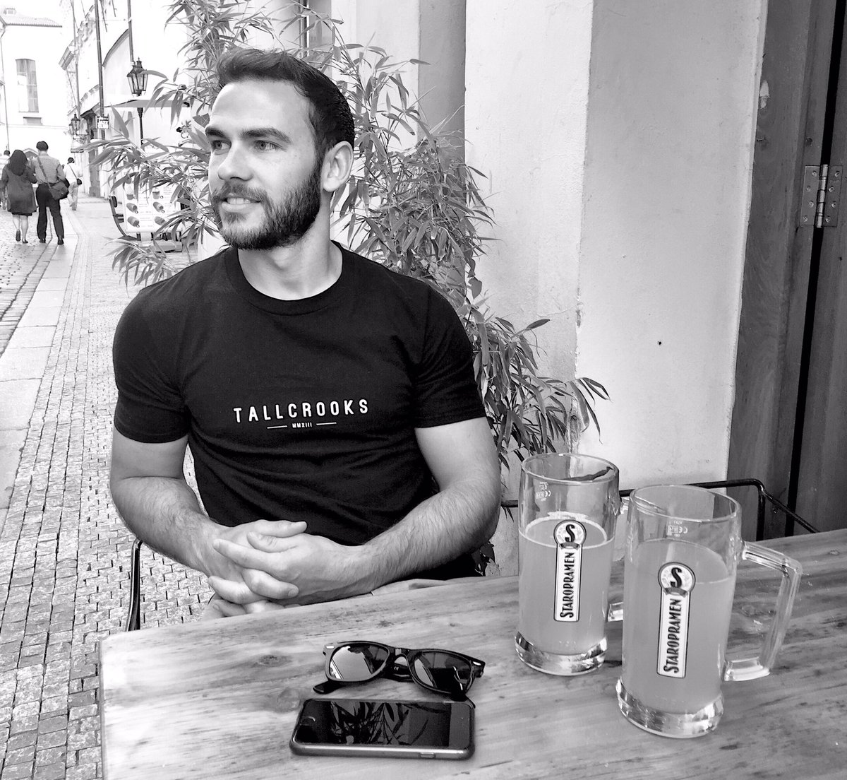 dj_diffley's tweet photo. Chilling down the side streets in Prague's Old Town 😎🍻 #TallCrooks  #diffley https://t.co/iAhDsEGPHl