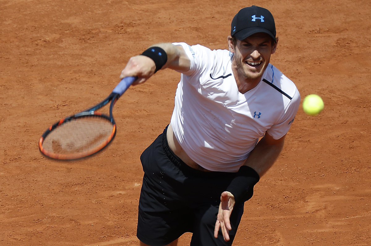 Andy #Murray seals a really tough win vs Martin Klizan on a huge volley 6-7 6-2 6-2 7-6 to set up a showdown in Del Potro in R3! #RG17