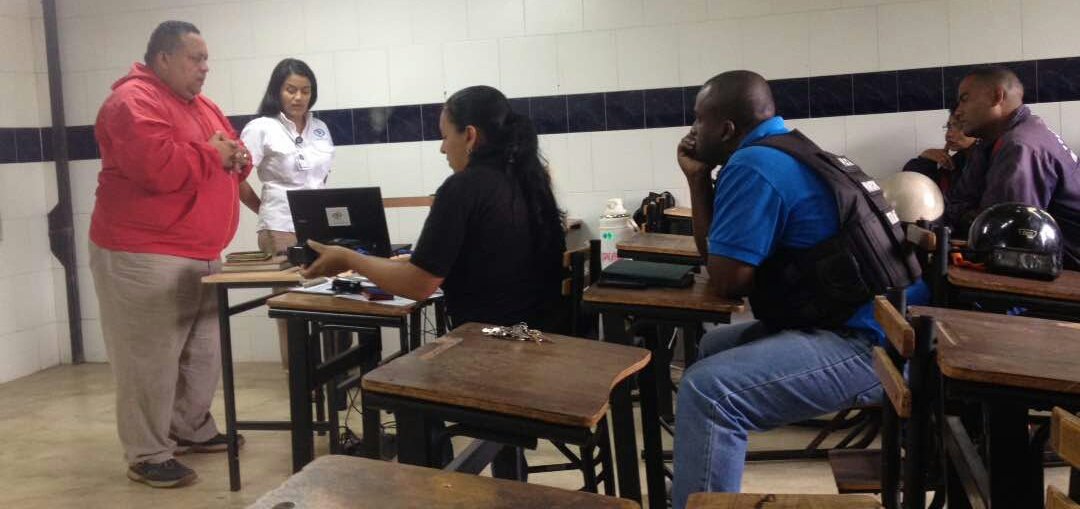 polideurdaneta's tweet photo. Continuando con el proceso de intervención de la policía, se da inicio al curso de actas policiales. Palabras del C/A Perdomo Osman https://t.co/XSaVbpjyyc