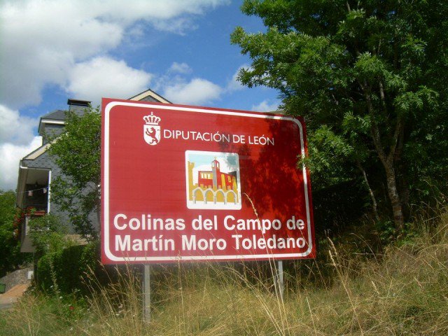 Atheek_Ahamath's tweet photo. Uno que sea pegadizo: "Seat Colinas del Campo de Martín Moro Toledano" #SEATbuscaNombre https://t.co/5tNksYrsE8