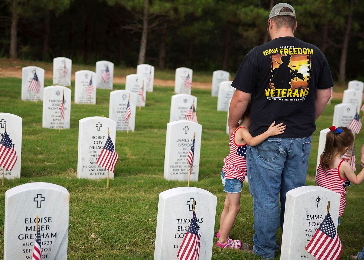 MISTER_GIA's tweet photo. to the families of the fallen, on this Memorial Day, our hearts are with you https://t.co/YPUInckRKR
