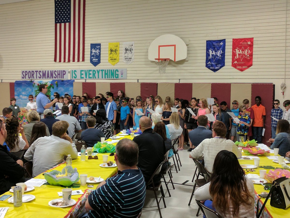 Jackjetscrcsd's tweet photo. Congratulations Jackson Class of 2017! https://t.co/StMOXr75ud