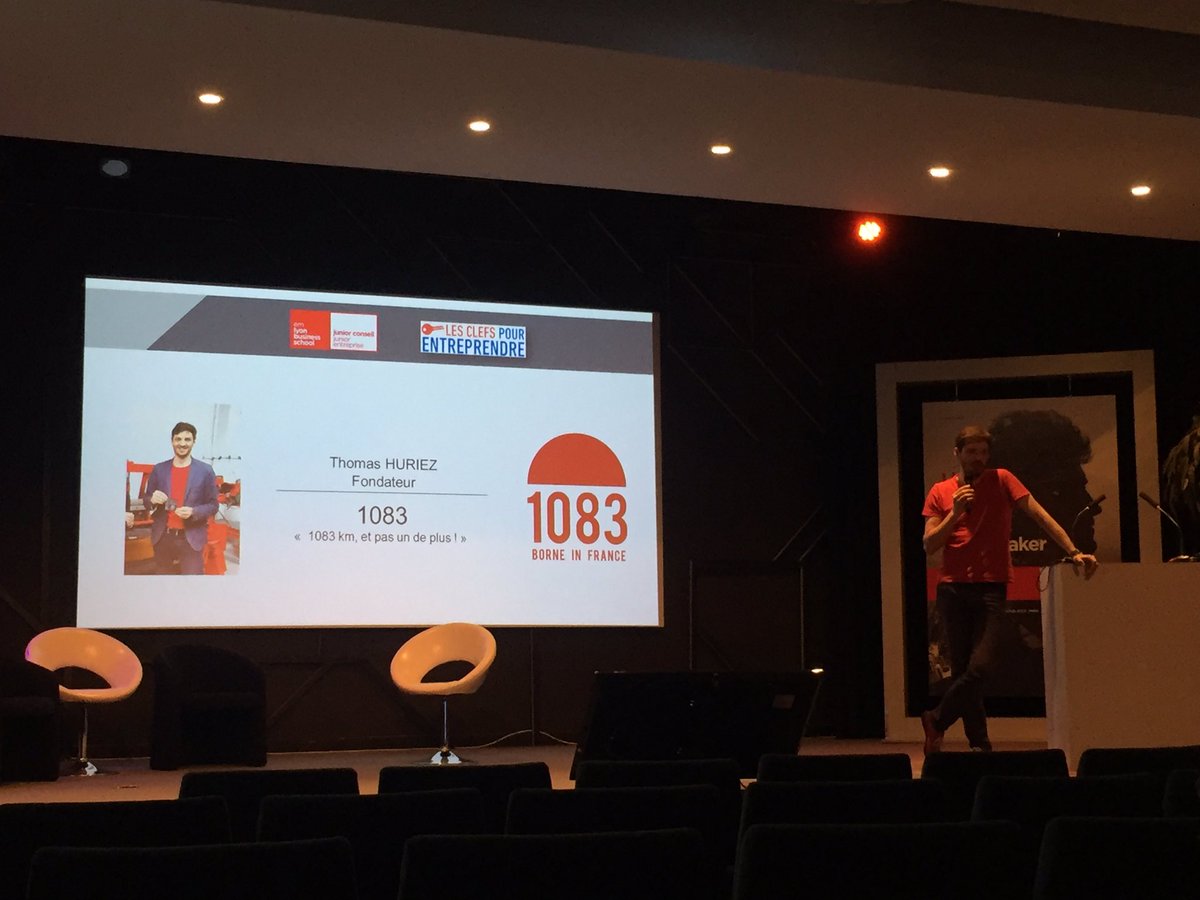 emljc_'s tweet photo. échanges/retours d'expérience avec Thomas Huriez, fondateur de @1083officiel fabricant de jeans FR👖🇫🇷🏆#LCPELyon #LCPE #emlyon #entreprendre https://t.co/M1ETY7EiTK