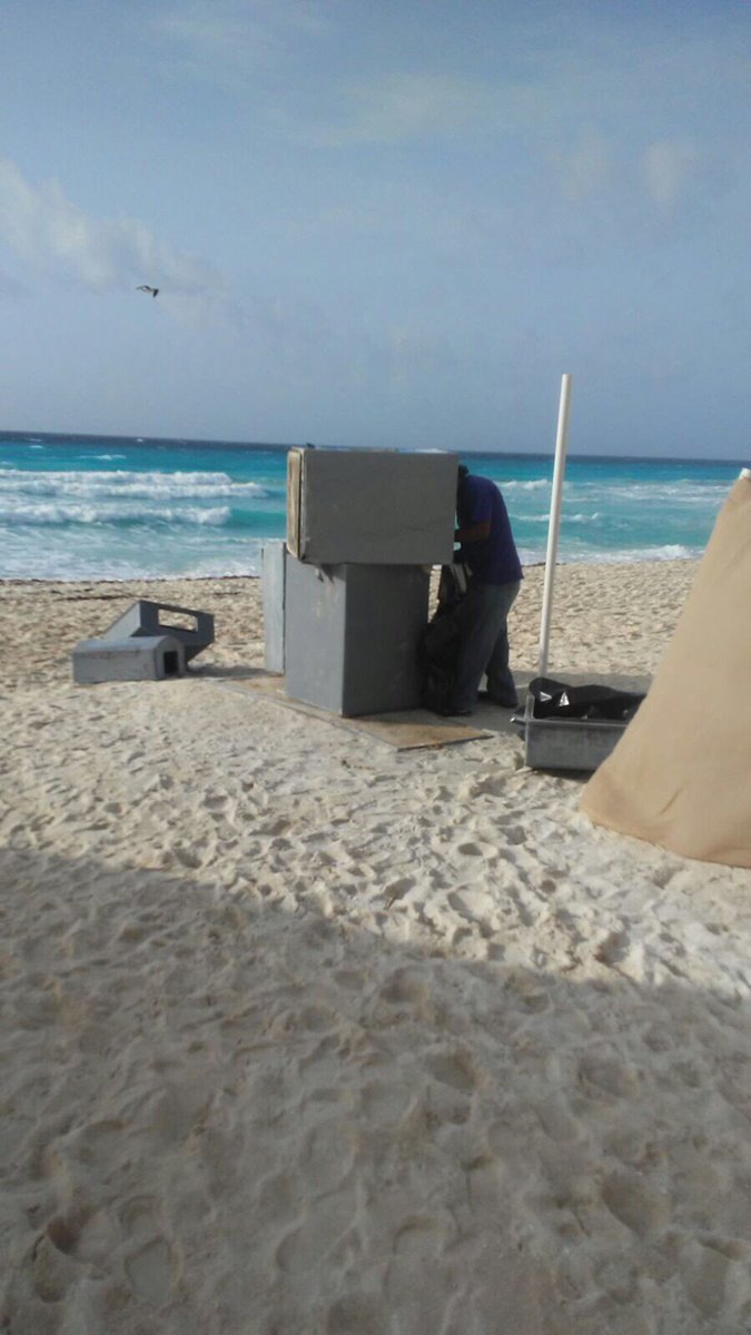 AFonsecaL's tweet photo. Seguimos trabajando para tener #Playasde10 #BrigadasVerdes trabajando en limpieza y recolección de basura en diferentes playas https://t.co/rzq5UmYLGO