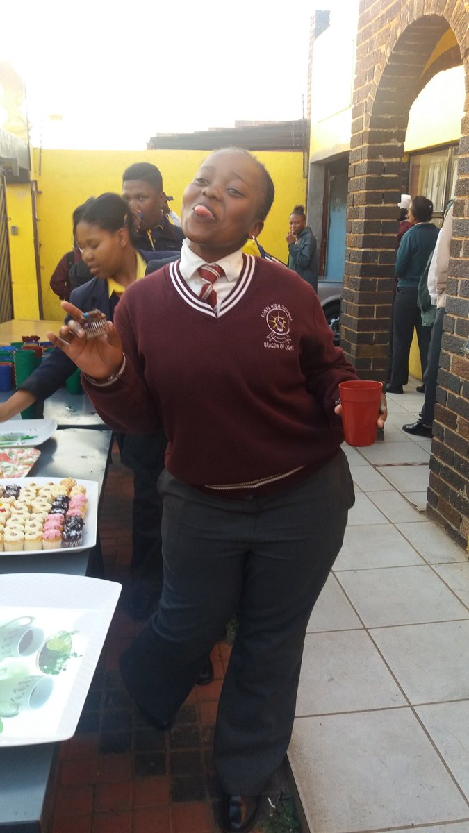 BukhoBami's tweet photo. #BukhoTurnsTwo ✌💃We are having cake celebrating the joys of today, the memories of yesterday and the hopes of tomorrow. 🎂🎈 https://t.co/5yJY2KITYZ