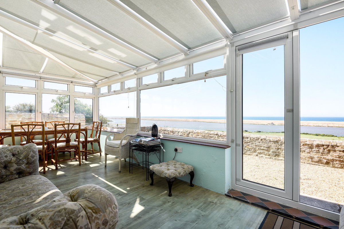 SymSamPoundbury's tweet photo. #property A stunning waterfront location in Dorset set in an idyllic position upon the Jurassic Coastline. Call 01305 251154 for details. https://t.co/hZ2fXL73VW