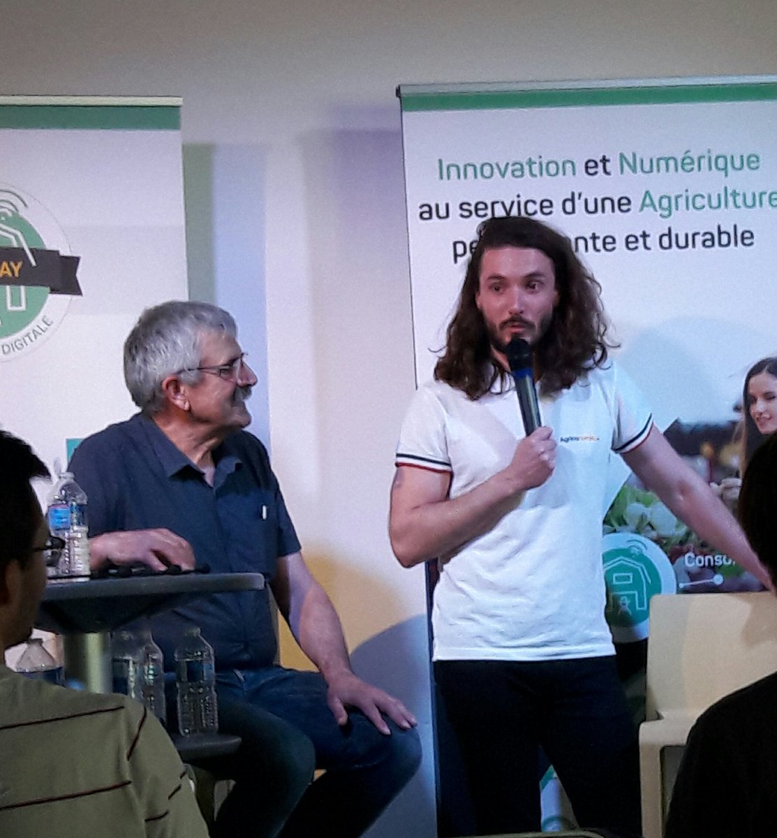Agri_Gouv's tweet photo. [#LFDay2017] Conclusion de la journée 100% #AgTech par la @FermeDigitale et @NUMAparis https://t.co/8YhzKIU2xs