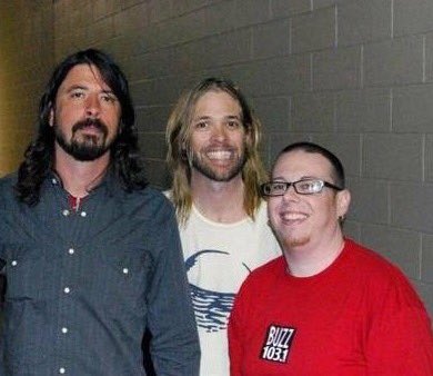rossmahoney's tweet image. Thank you to my close personal friend Dave Grohl for texting me this morning. @DaveAndMahoney @X1075 #FriendOfTheProgram #AfternoonShow