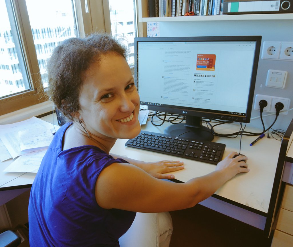 VerdoesLab's tweet photo. #Verdoeslab welcomes #postdoc Olga Ilina to our #research team!
Check out her profile: https://t.co/BBBIk79YQZ
#science #Verdoesit #imaging https://t.co/PGtA6BNqkW