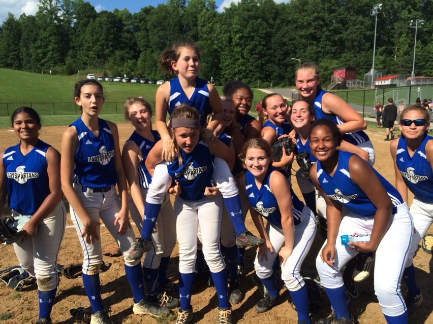 SherrieThuot's tweet photo. SPARTANS WIN! AWESOME JOB! Bring championship home! #spartansoftballpride @WeAreSMSpartans https://t.co/h51QgDy4M7