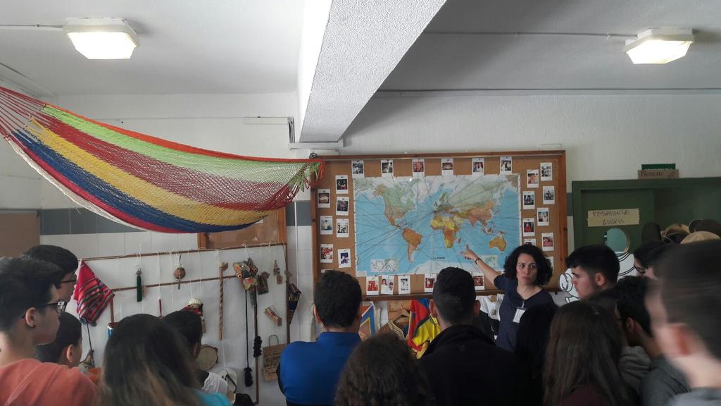 IESUrbanoLugris's tweet photo. #PasaporteLugrís cheo de actividades #Compartindoculturas #Traballoenequipo #Multiculturalidade #Aprendendofóradasaulas #Cidadánsdomundo https://t.co/Be3XNBLBOt