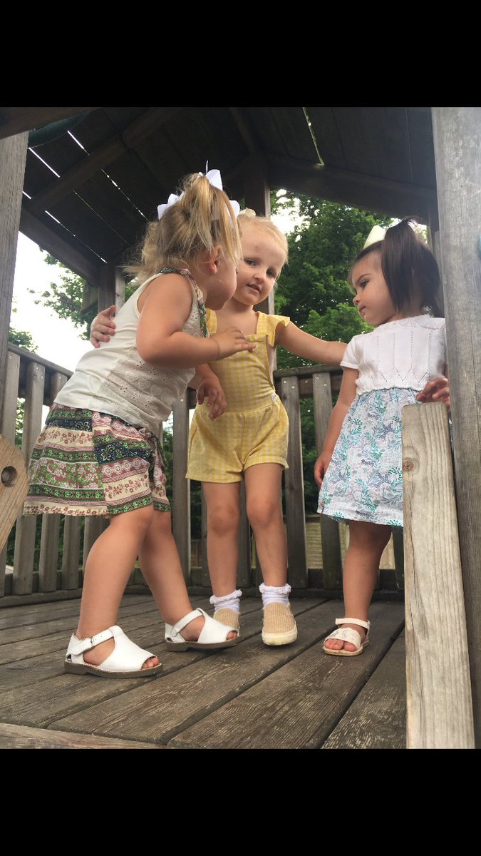 JadePotter5's tweet photo. @BillieFaiers @MissAmyChilds 💖💖💖 lovely day today girlies.. Catch up next week all of us! #winnie #nellie #polly https://t.co/d2ku29b9tr