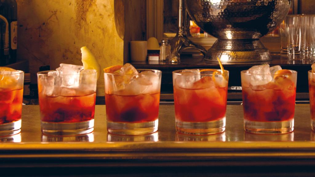 MRPORTERLIVE's tweet image. A fool-proof guide to mixing the perfect Negroni: mr-p.co/BxkQKP