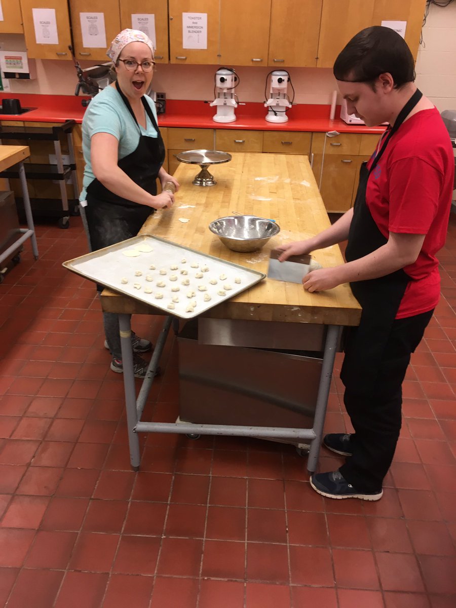 LaunchburySam's tweet photo. What a great day, Thundercrunch was a huge success! Way to be Twin!@TwinxEntomo @EntomoFarms @SCDSB_Schools @Itoor_SCDSB @mommakatpayne https://t.co/GkwJ6nCXhV
