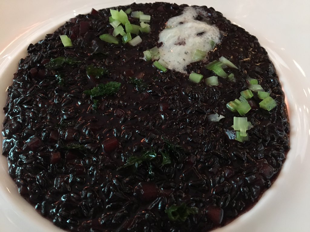 ChrisLechner11's tweet photo. @GBCollege Thank you so much for your wonderful work last night at the @chianticlassico dinner with @uncork1. Bravissimi!! https://t.co/DFSZjTglWB
