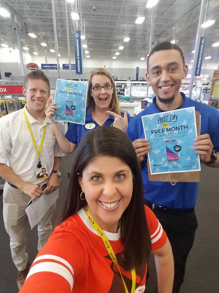 KariChadd3's tweet photo. BB Reynoldsburg is ready to rock in Boost sales today. Boosting it Up today. @BDSprintOhMi @NRSPG_ESeaton @bauscheltjk https://t.co/yHdEJtZ6nx
