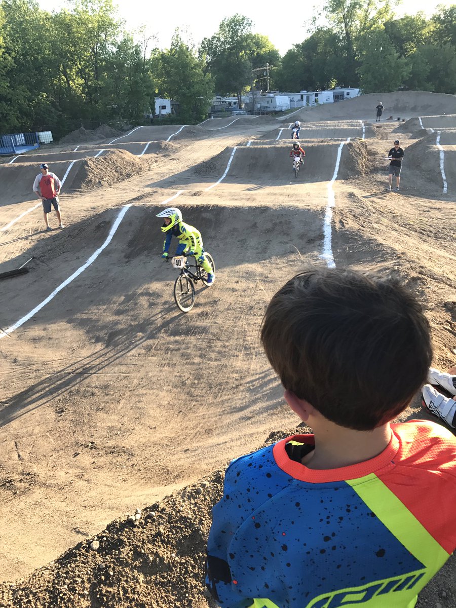 TONYSCHMITZ's tweet photo. Fun night at the track last night! @DL412bmx  the New track is looking awesome! #BMX https://t.co/HmgYZwAhss