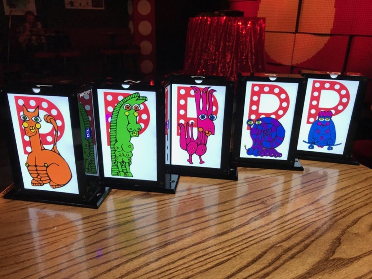 MaxCharge1's tweet photo. Great service to provide free charging service without having to take phones behind the bar. #Dublinpubs #max-charge https://t.co/FcXEKbtr3l