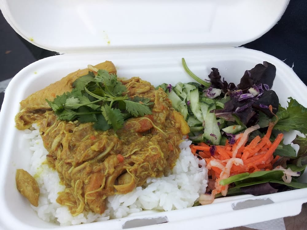 Get #Curry Chicken Rice @hiyaaaroll 11-2 <a href="/TruckStopSF/">Truck Stop SF</a>. See 📷 menu, review, chat #SF #foodtruck #foodie <a href="/Mobolet/">Mobolet</a> 🔗 bit.ly/2mO5CRT