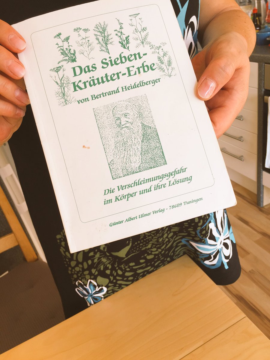 ste_fino's tweet image. Eine Bekannte von Mama hat mir ein Infoheft wegen meiner OP mitgeschickt. Hat halt GAR NICHTS damit zu tun. *altpapiercontainergeräusch*