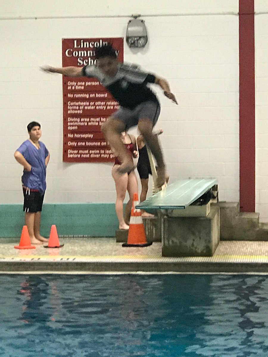 LincolnLions5's tweet photo. Pool #LCSfieldday2017 #GoLions ππ¦π https://t.co/QFA0XCbWsF