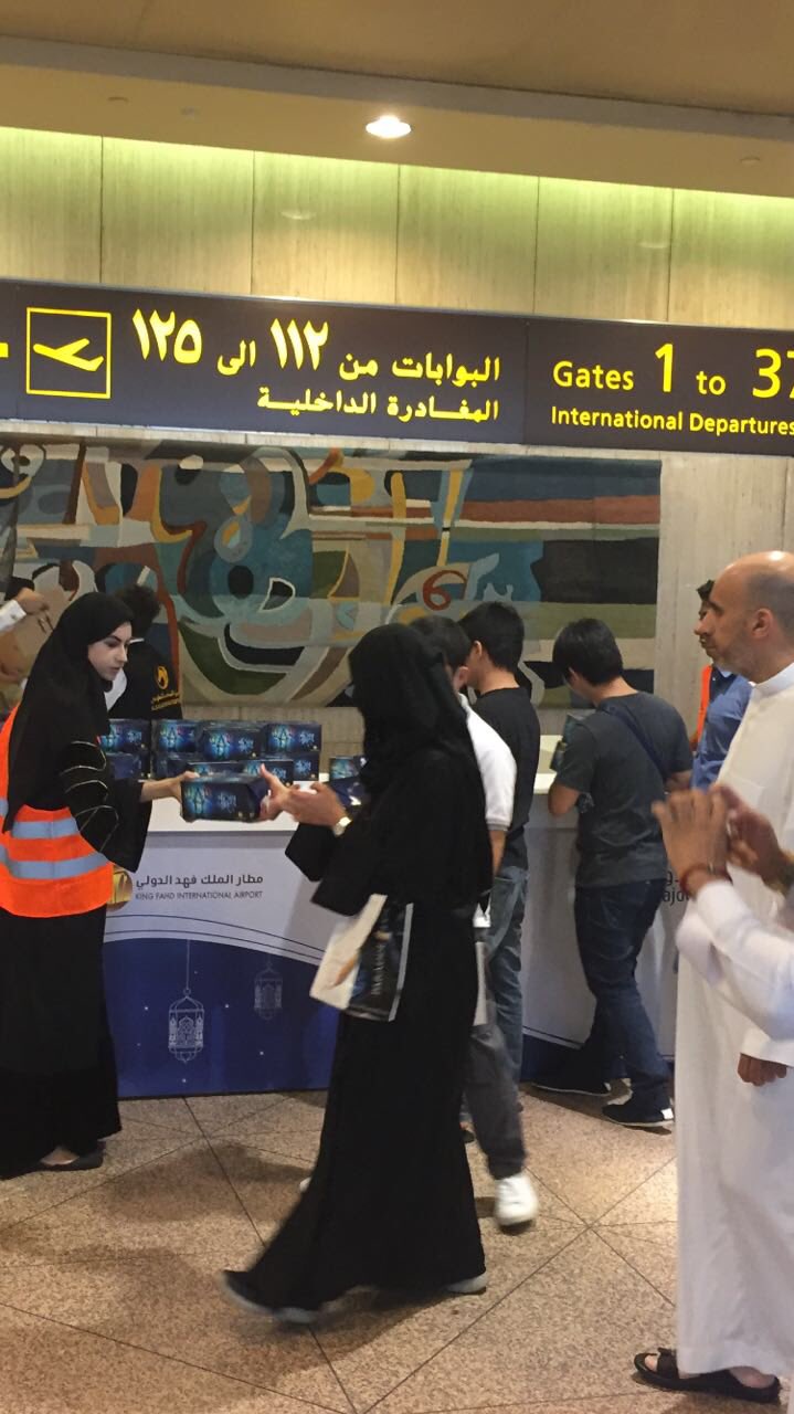 مطار الملك فهد الدولي Sur Twitter بالتعاون مع Changan Ksa يقدم مطار الملك فهد الدولي وجبات افطار للمسافرين حتى نهاية الشهر الفضيل تقبل الله منا ومنكم صالح الأعمال Https T Co F9jtob6oqt