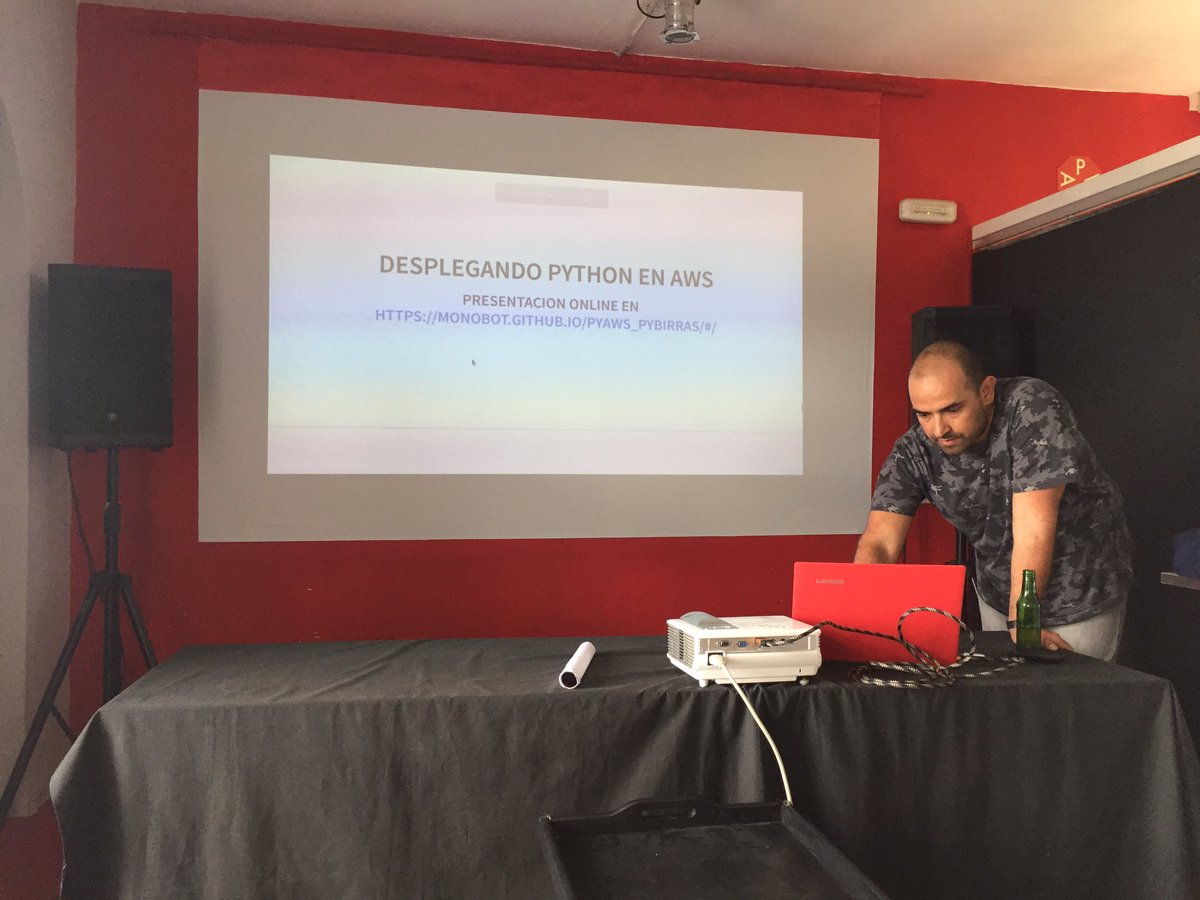 pythoncanarias's tweet photo. Empezamos la #PyBirrasTF con la charla de @monobotBlog sobre #AWS https://t.co/ht5NORcBQp