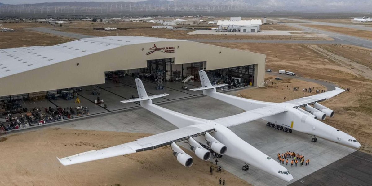 Découvrez les premières images de #Stratolaunch, le plus grand #avion du monde ! ✈️
➡️ bit.ly/2rIy5Lg