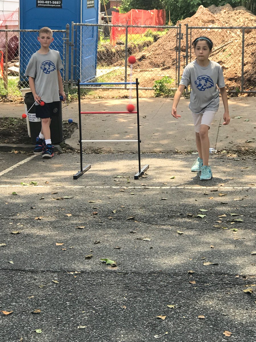 LincolnLions5's tweet photo. Ladder Ball #LCSfieldday2017 #GoLions ππ¦ https://t.co/K9uQuutisv