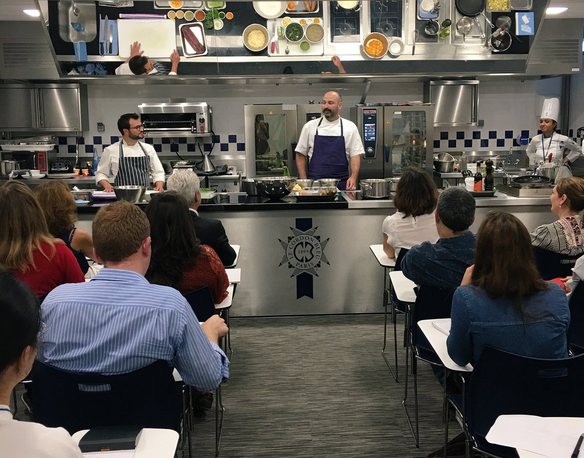 #Chef Gaston Stivelmaher de <a href="/Clasicoargenti1/">Clasico Argentino</a> présente les saveurs de l‘Argentine à l'occasion de la #salc17 👨🏻‍🍳