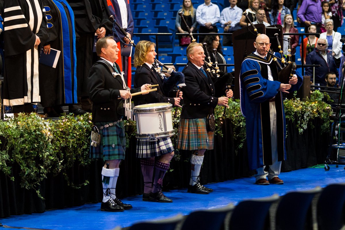 MountRoyalU's tweet photo. MRU Pres David Docherty pipes in grads #coolestPres #pipers #MRUgrad #Convocation2016 https://t.co/TIdUwO6yzD