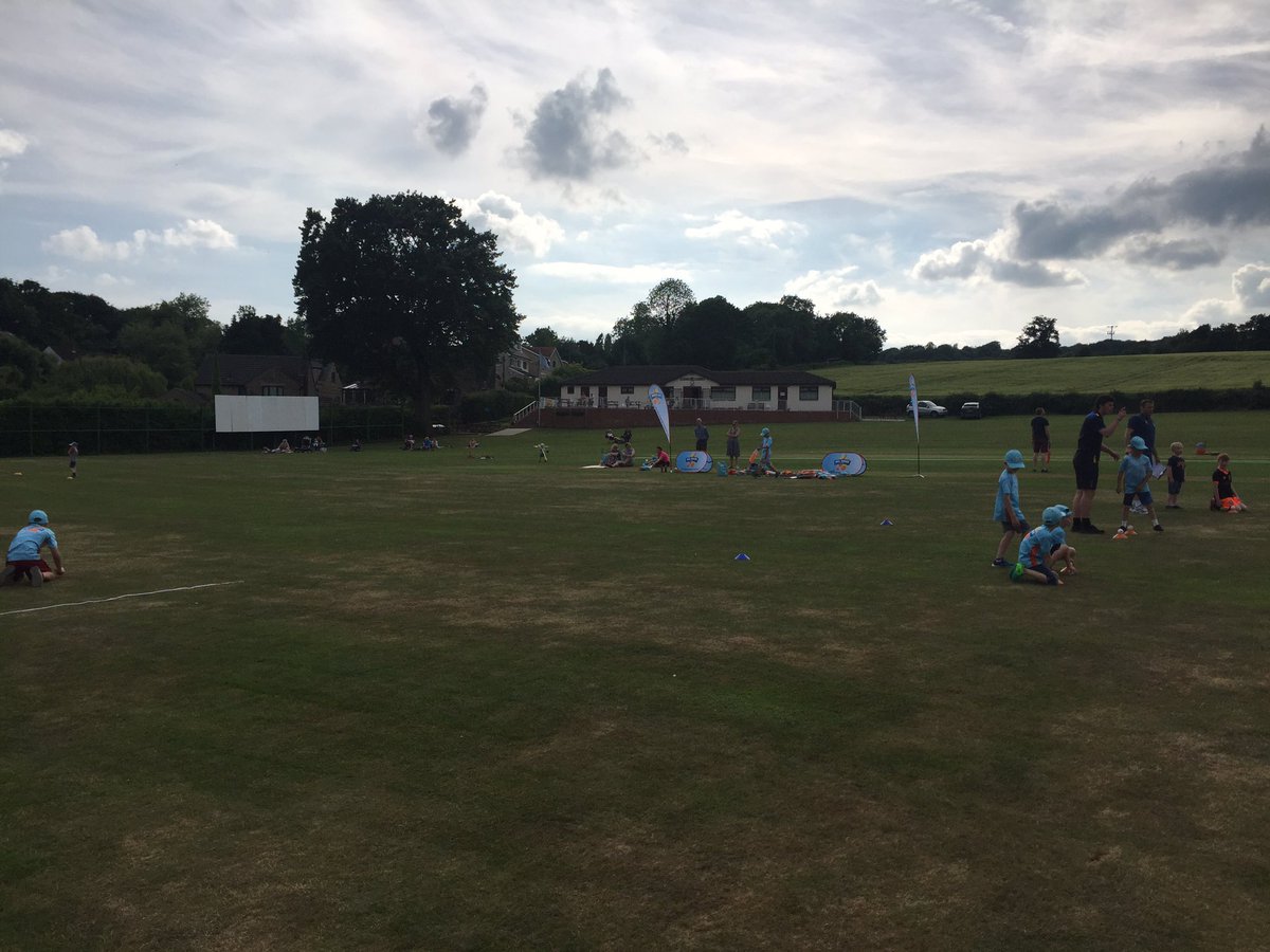 WhitleyHallCC's tweet photo. Brilliant second Allstars session tonight. 36 kids all enjoying their cricket. @YCCC_YCF @ECB_YSPL #Miniwizards https://t.co/x2tayj1peJ
