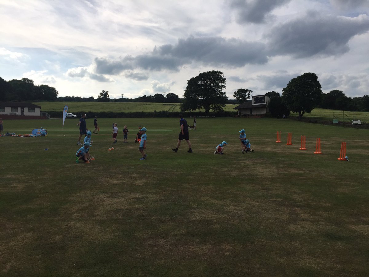 WhitleyHallCC's tweet photo. Brilliant second Allstars session tonight. 36 kids all enjoying their cricket. @YCCC_YCF @ECB_YSPL #Miniwizards https://t.co/x2tayj1peJ