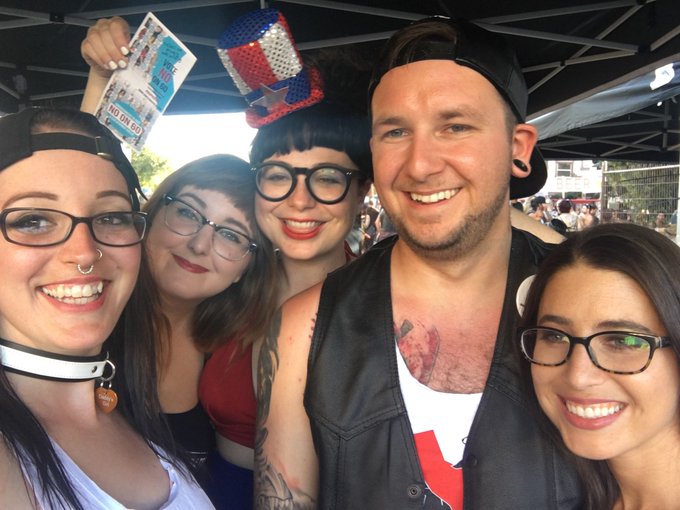 #Throwback to #NoProp60 at Folsom St  with @SiouxsieQJames  @SexySerenaB @isabeldresler @FSCArmy We miss<a href="/tag/throwback"class="tags">#Throwback</a><a href="/tag/noprop60"class="tags">#NoProp60</a><a class="tags" target="_blank" title="On Twitter" href="/?out=eyJ0eXAiOiJKV1QiLCJhbGciOiJIUzUxMiJ9.eyJpYXQiOjE3MjUyMjgxNDYsImlzcyI6InR3cG9ybnN0YXJzLmNvbSIsIm5iZiI6MTcyNTIyODE0NiwiZXhwIjoxNzU2NzY0MTQ2LCJyZWRpcmVjdF91cmwiOiJodHRwczovL3R3aXR0ZXIuY29tL1Npb3V4c2llUUphbWVzIn0.Avn0KkHjkXm5A6SjS6X-Gg0lsXwEq7ECGbx0qg9EoKuXWNRVPxiYQ1sn2_VXkB74hdtDb7dXJWwflO-sWHZRdA">@SiouxsieQJames</a>